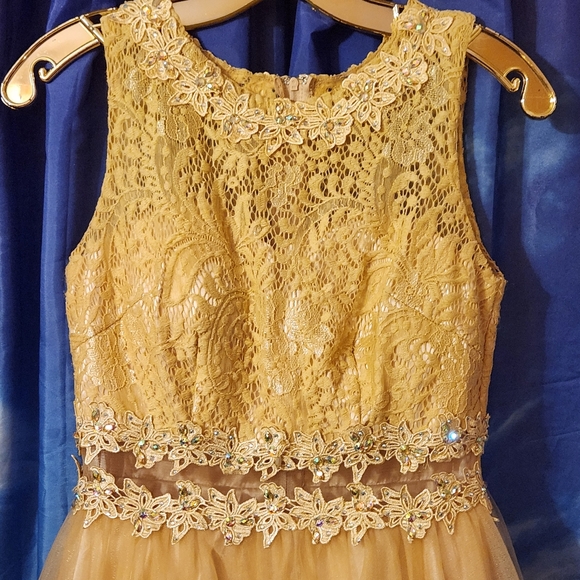 Formal dress color light gold with lace top/ designer Cindy USA, size XS - Picture 3 of 16